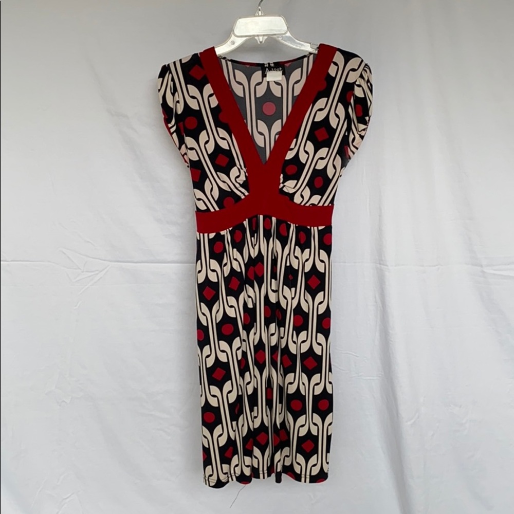 Cap sleeve dress with geometric print